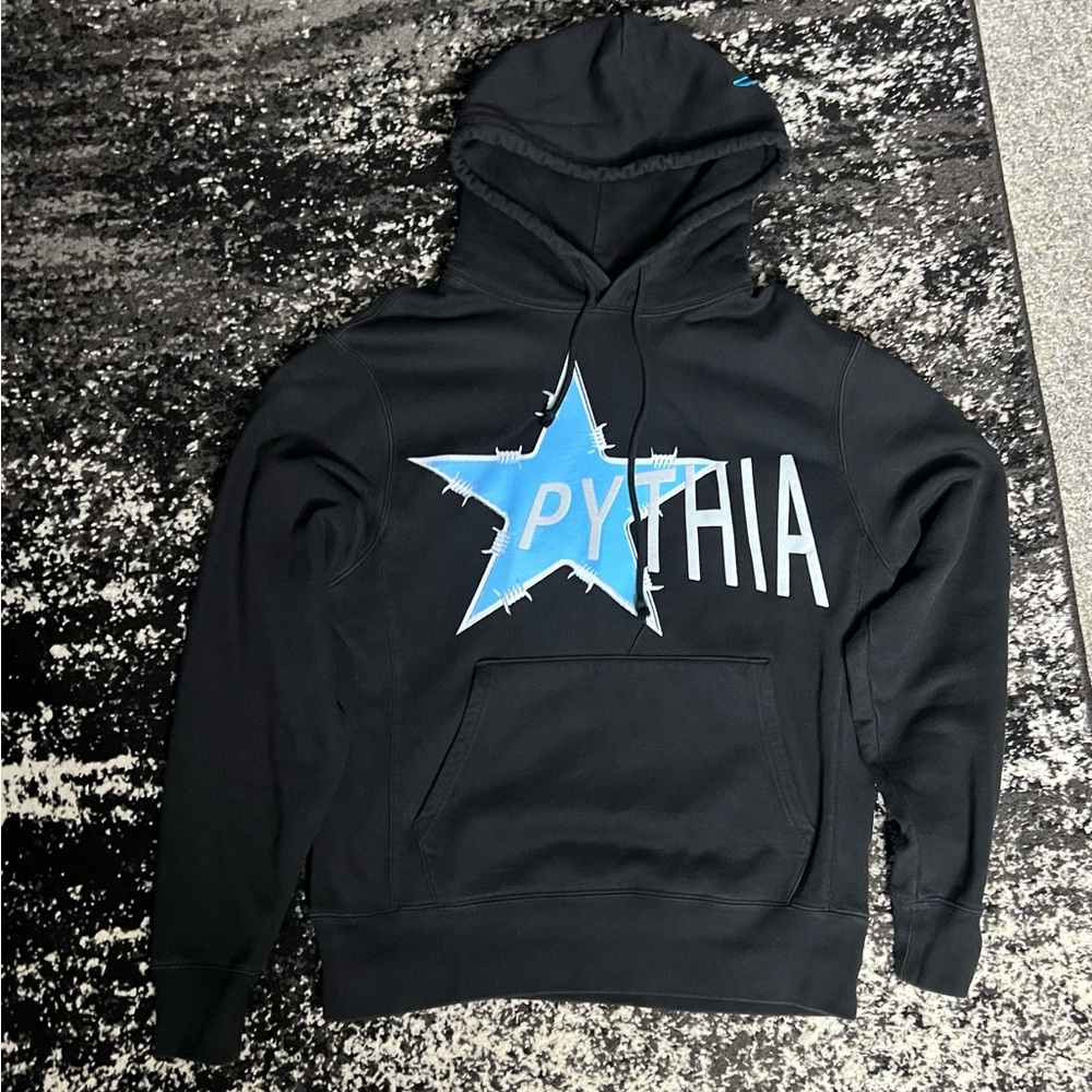 Pythia Hoodie, in great condition after being worn!